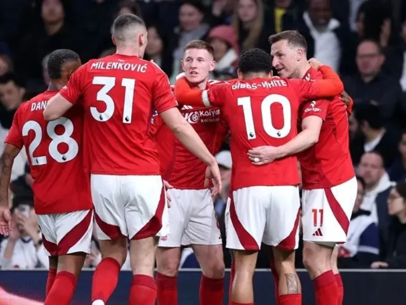 Bối cảnh lịch sử và trở lại Premier League