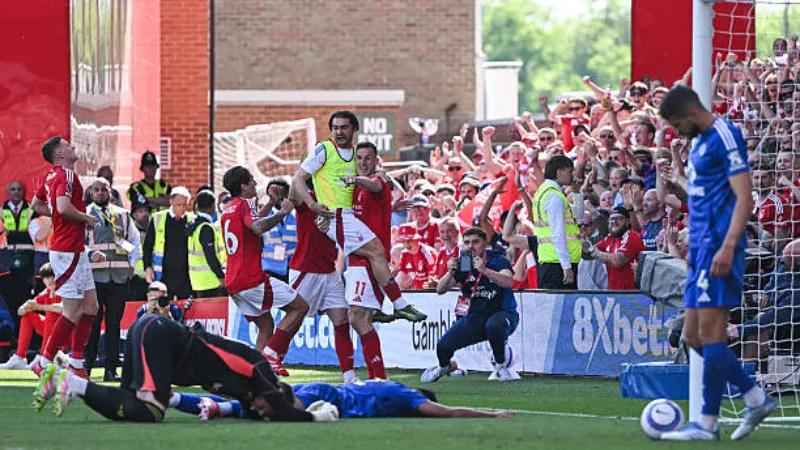 Thủ môn và hàng thủ: nền móng của đội bóng